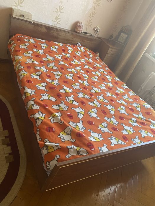 Продам спальный гарнитур