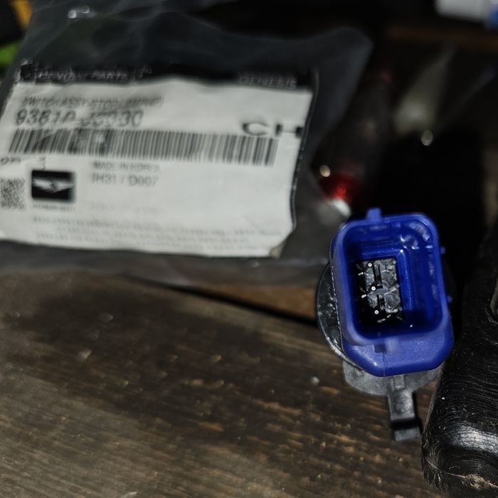 Датчик стоп сигнала (лягушка) Hyundai, Kia, Genesis.