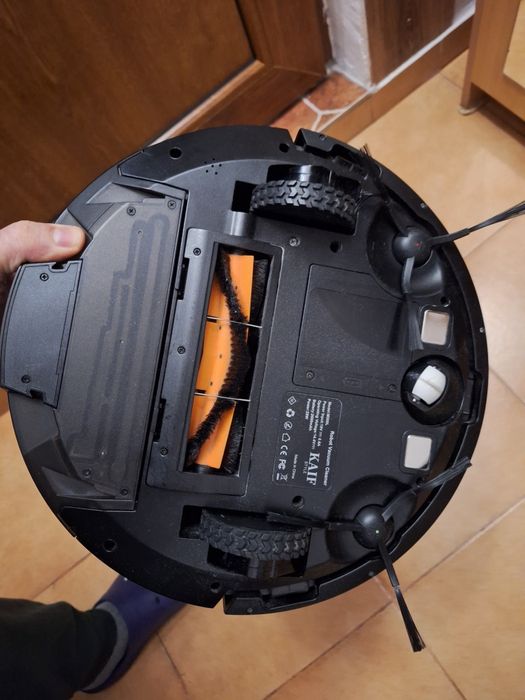 Vând robot aspirator