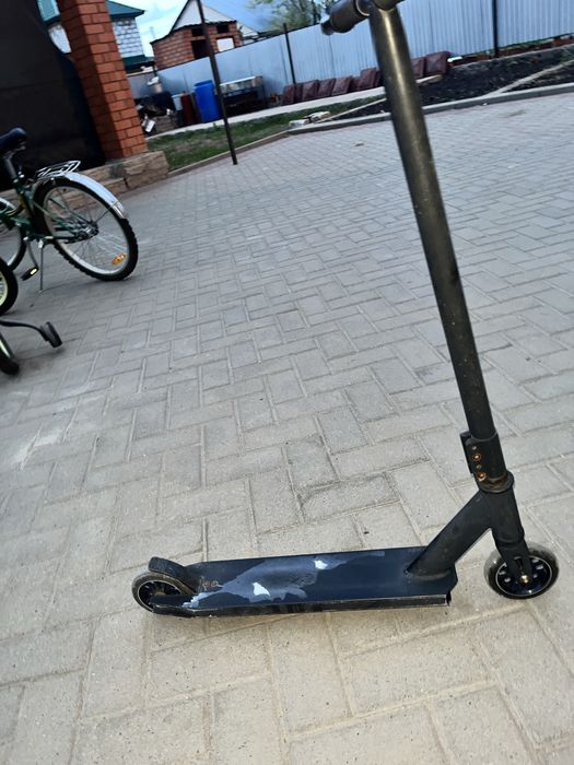 продам трюковый самокат.