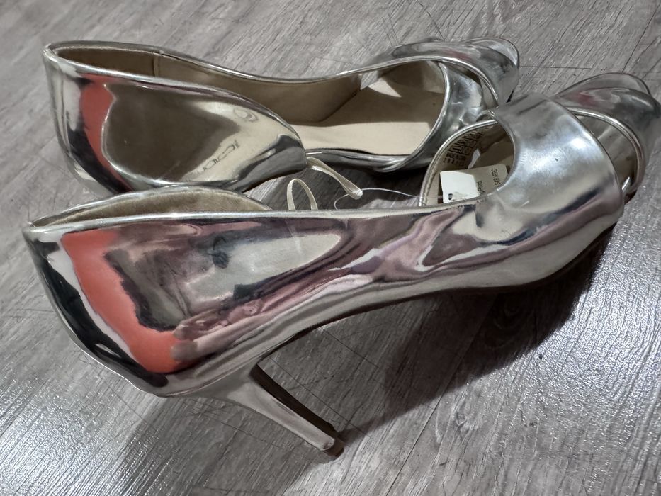 Туфли серебристые