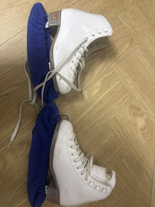 Коньки профессиональные