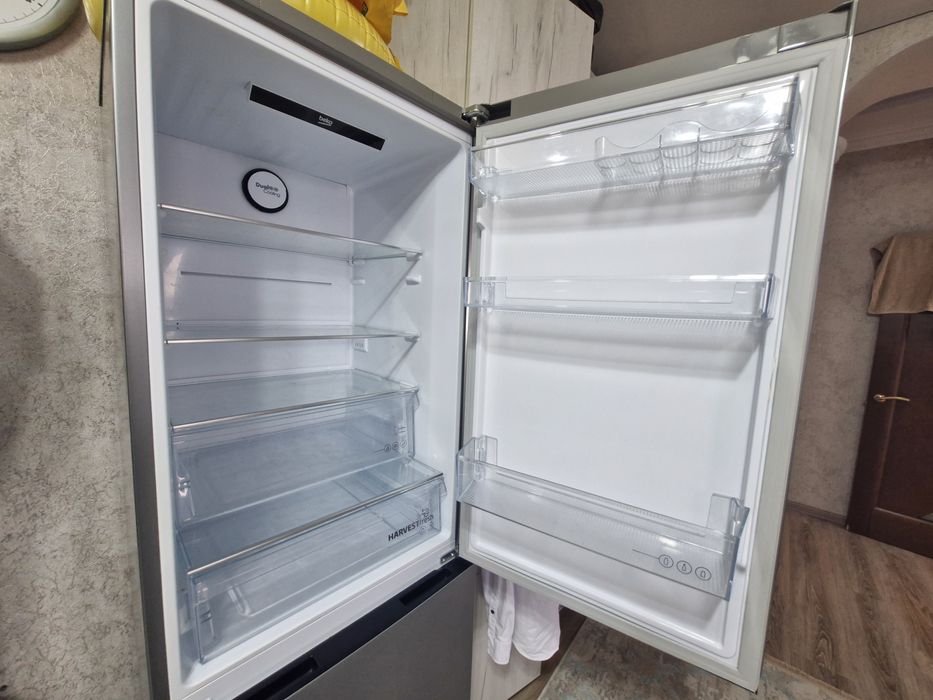 Холодильник ВЕКО почти новый