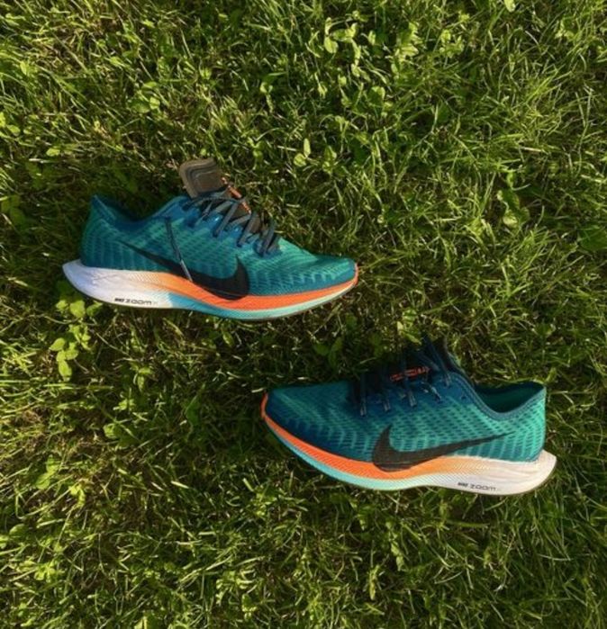 Adidasi nike zoom rival fly 2 vând