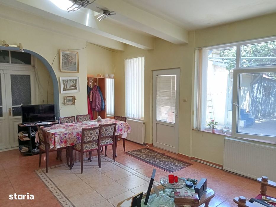 Casă + teren  10 min metrou Eroii Revoluției