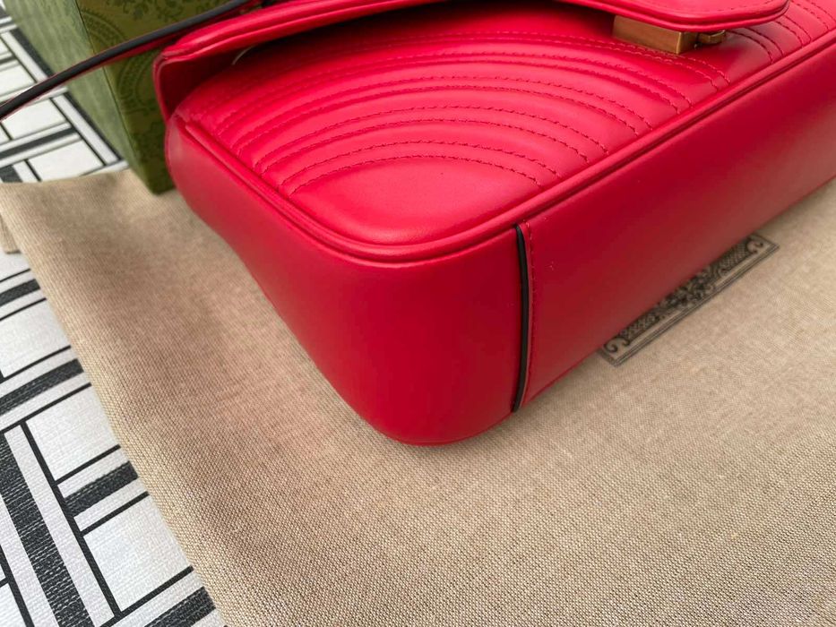 Gucci Оригинална Чанта Marmont Гучи Червена Кожа Златно GG Лого