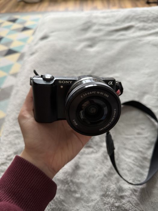 Фотоаппарат Sony A5000 в отличном состоянии