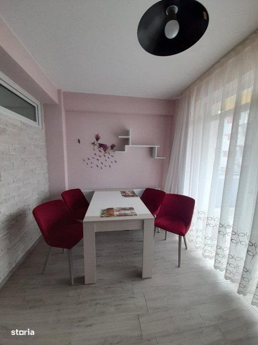 Apartament 3 camere, terasa 25 mp, parcare, zona Vivo — fotografia 1