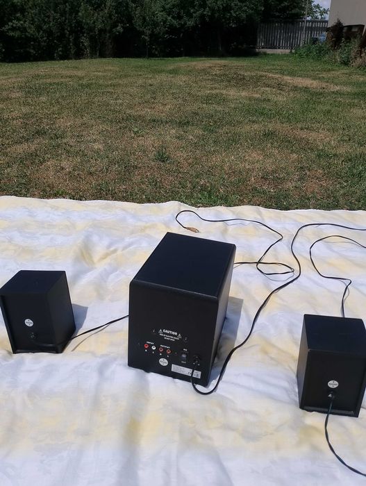 Doua sisteme audio