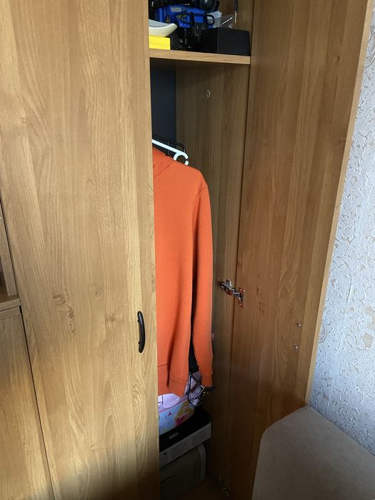 Продается стенка в спальню