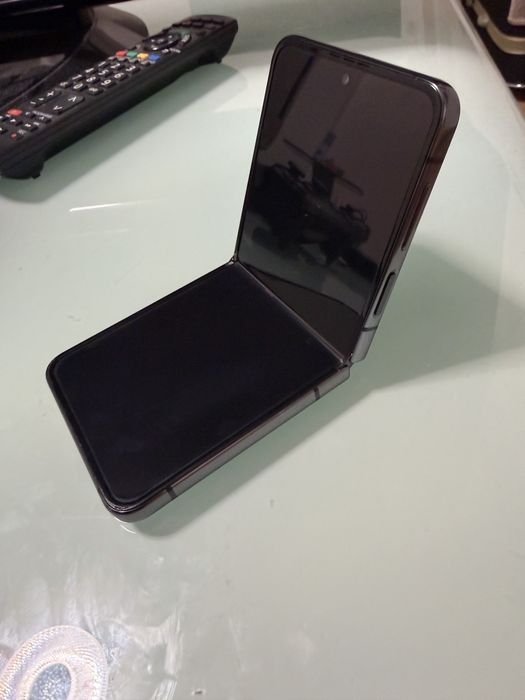Samsung Z Flip 4 512 GB Perfect Functional 850 Lei Fix