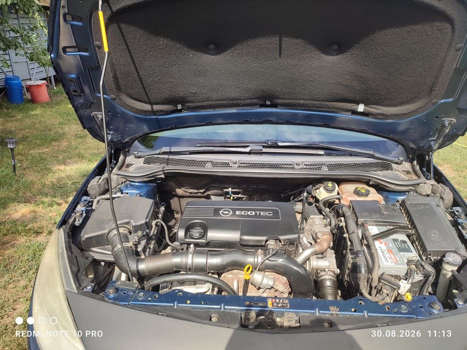 Opel Astra J 2011