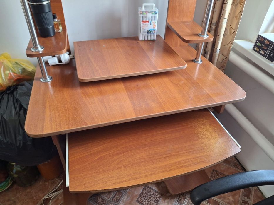 Продам стол и кресло