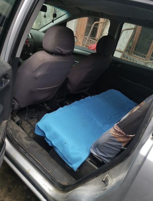 Vând Opel Zafira B