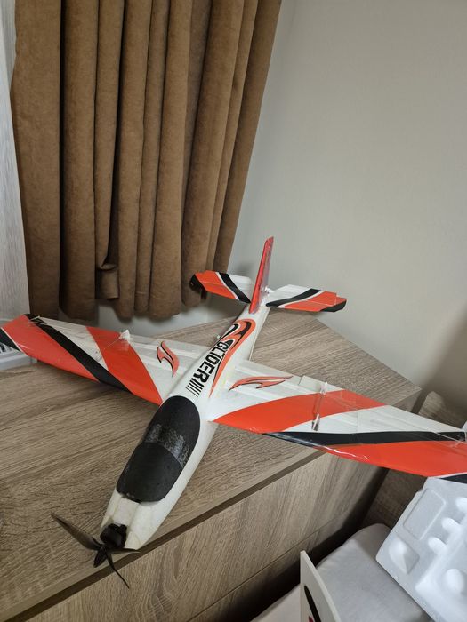 Продавам RC самолети