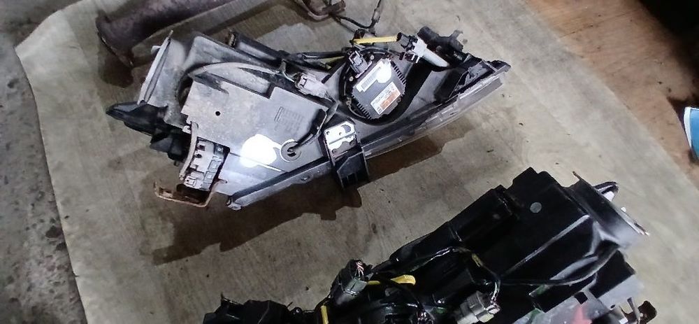 Far Mazda 6- Xenon adaptiv