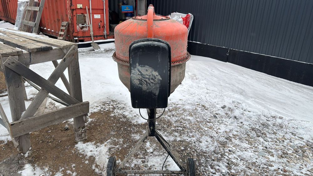 Бетоном мешалаа от альтеко