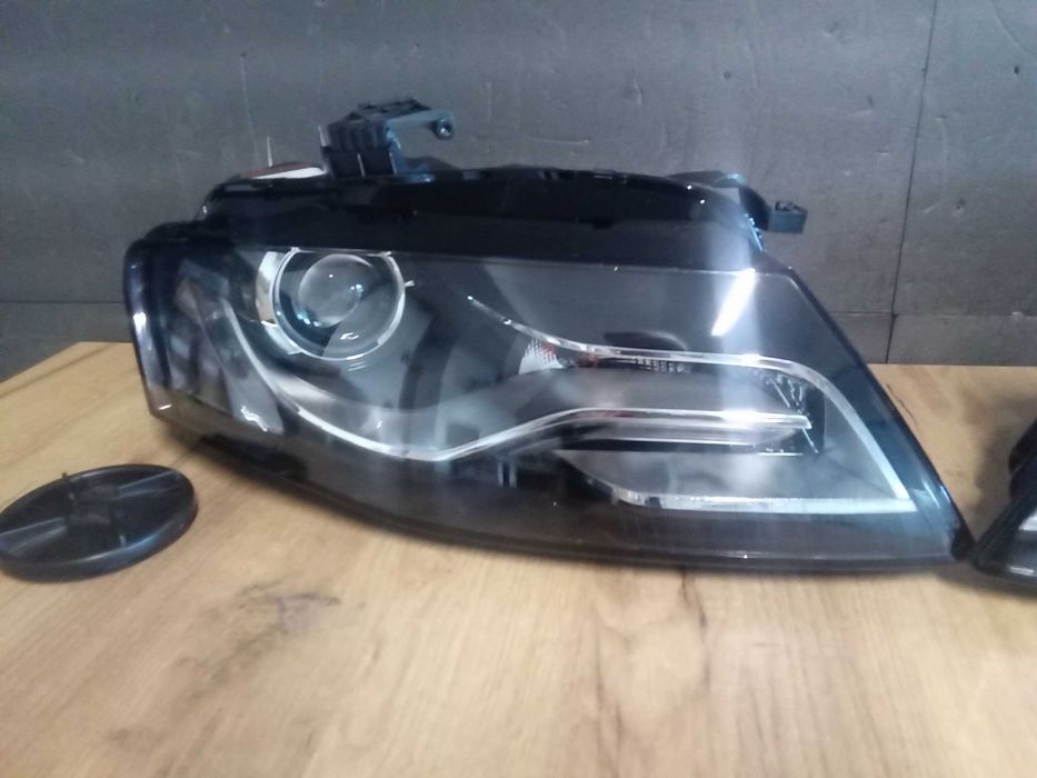 Far Faruri Bi-Xenon LED Audi A4 B8 2007-2012 D3S