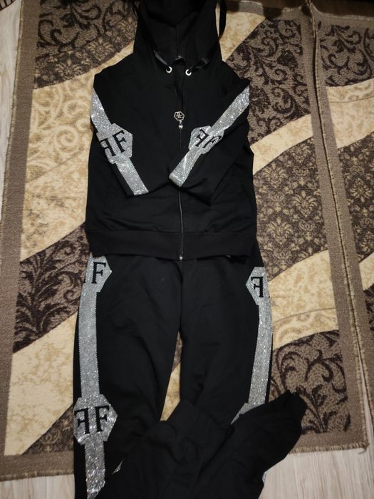 Костюм костюм со стразами