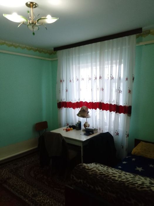 Uy sotiladi 3 xonali kvartira