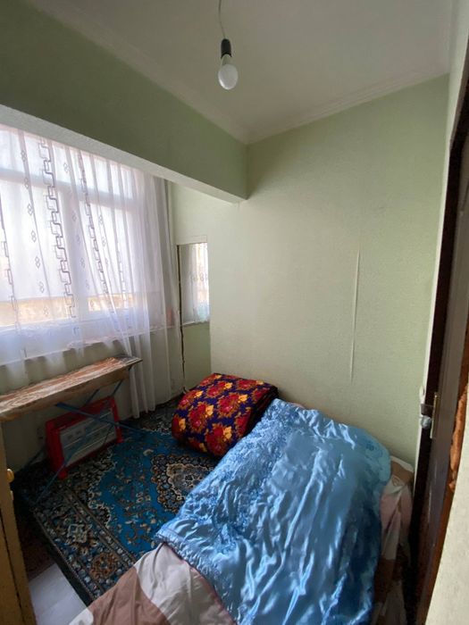 Продаётся кв. Юнусабад 6 кв. 1 комната переделанная в 3.