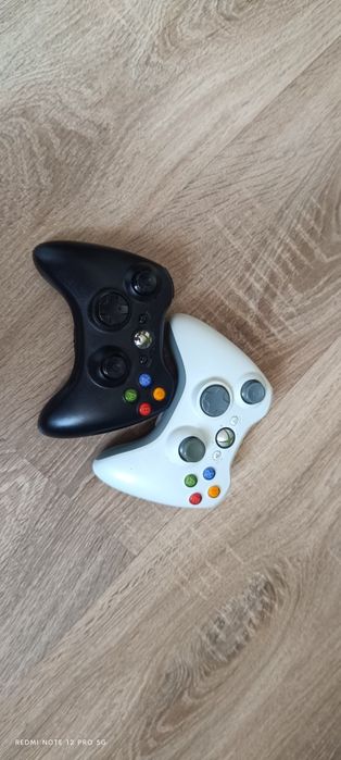 Vand xbox 360 doua controlarea+ sapte jocuri
