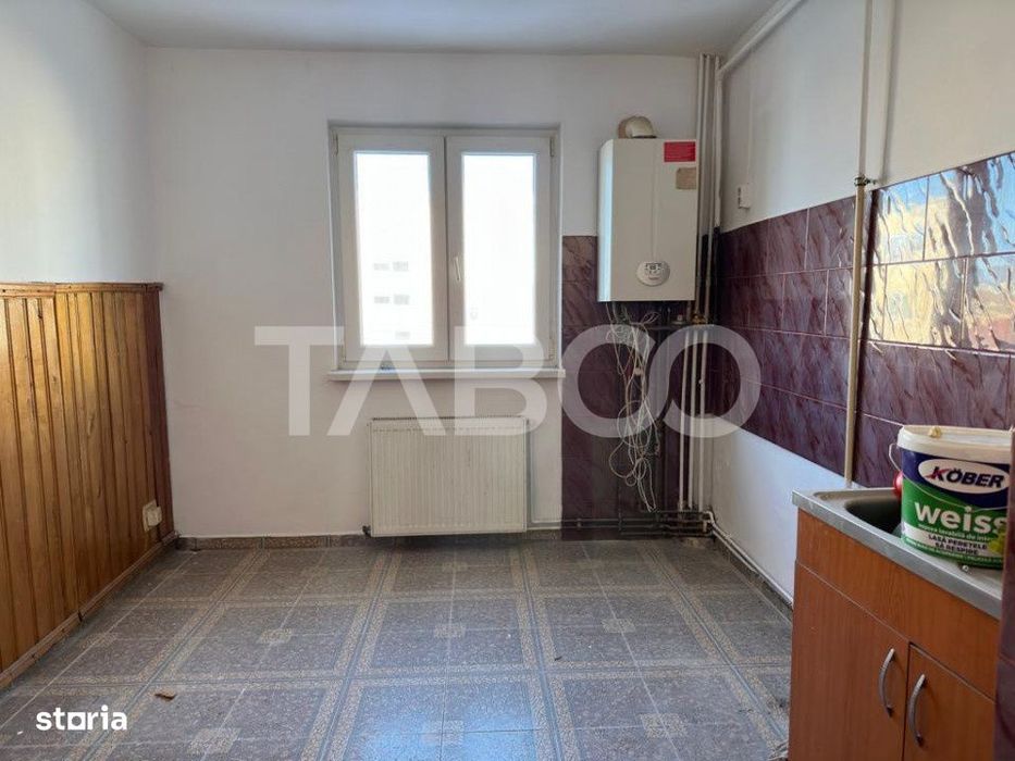 Apartament semidecomandat 2 camere etaj 3 zona Garii Fagaras