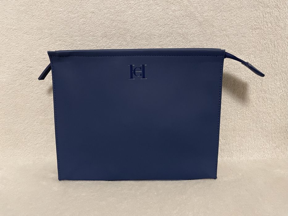 Луксозен кожен козметичен несесер  CH Carolina Herrera за грим за козметика Vichi Sephora Chloe Guerlain Narciso Rodriguez Dior чанта чантичка клъч