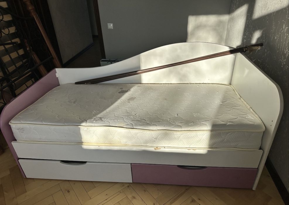 Отдам кровать детскую