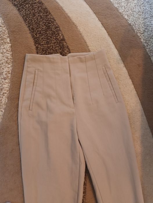 Елегантен дамски панталон на ZARA