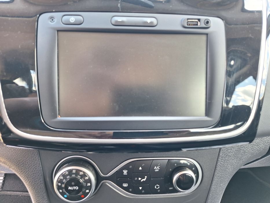 Navigatie dacia originala cu android