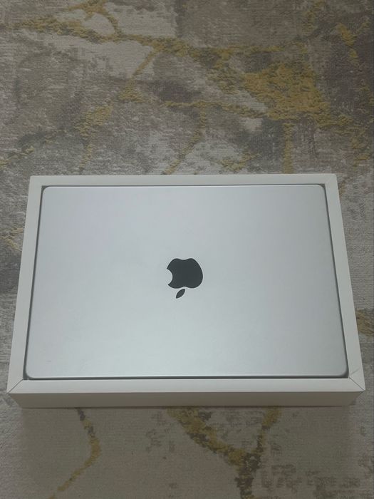 MacBook Pro M4 512GB