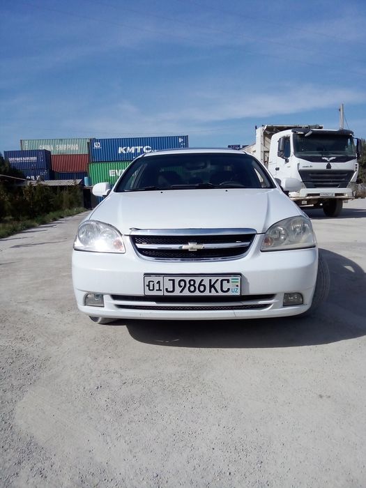 Срочна сотилади Ласетти афтомат