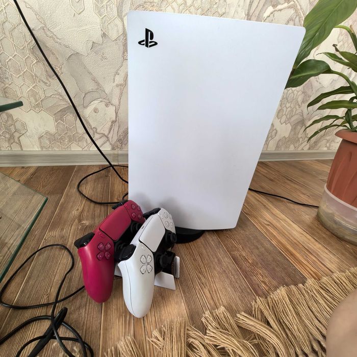 Продам Sony PlayStation 5