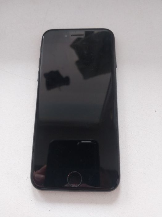 IPhone 7 32ГБ чёрный