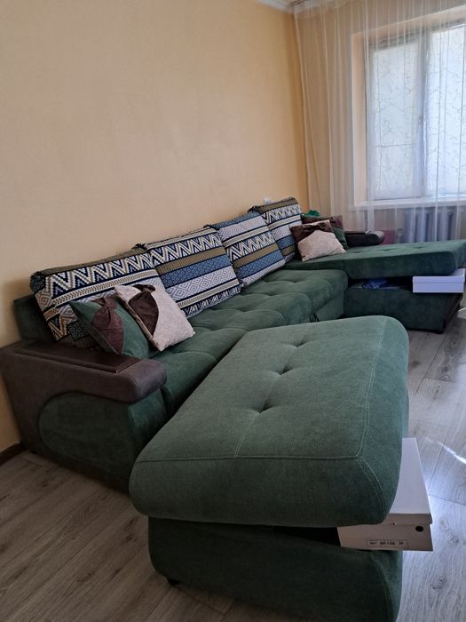 Белорусский угловой уголок с большой пуфиком