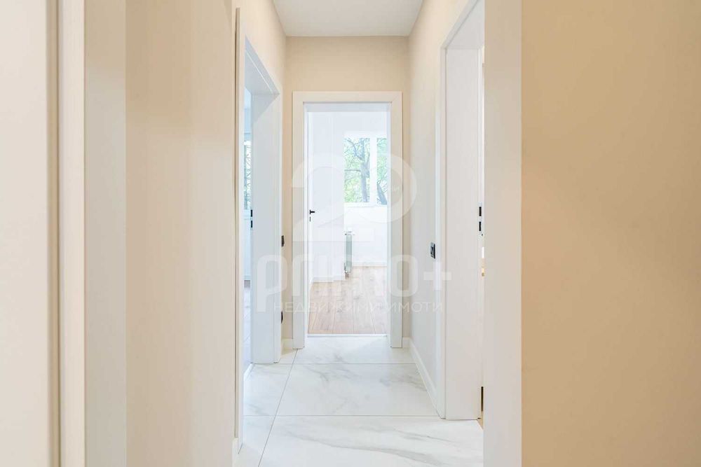 Продава се Тристаен апартамент в София, Борово - 70 кв.м за 3986 €/кв.м - Снимка #12