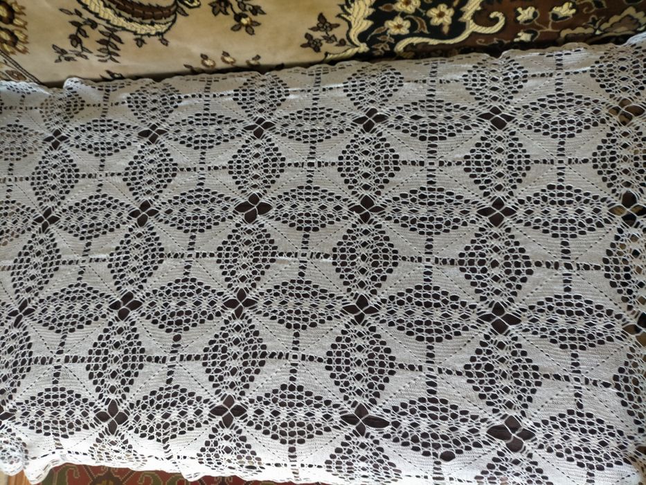 Продам текстиль кружевные скатерти