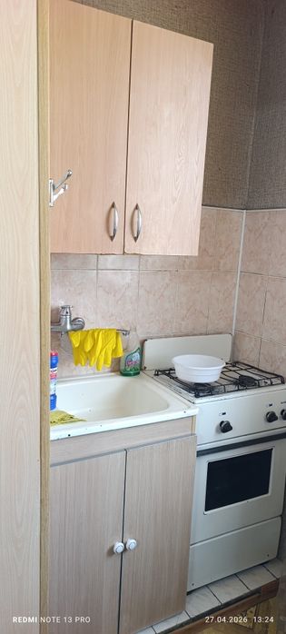 Аренда Юнусабад -18 1 комнатная квартира переделанная в двух с ОБСТАН