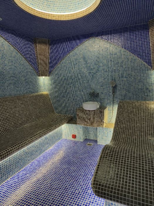 Продается свой новый дом-дача с зимним и летним бассейнами