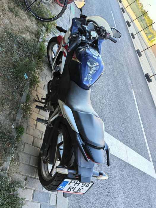 Honda CBR 250 R cu kit de coborâre