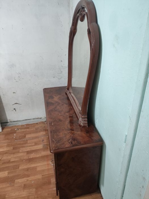 Комод тумба с зеркалом