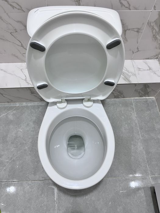 Унитазззз сатылады 25000 тг б/у