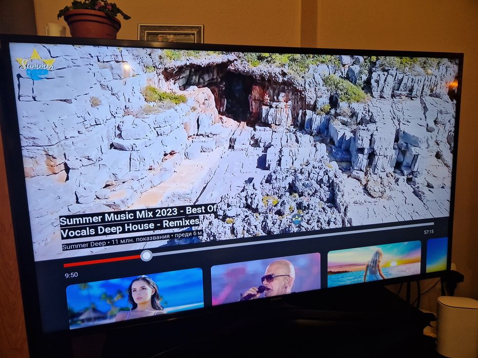 Смарт телевизор Samsung UE50KU6072U