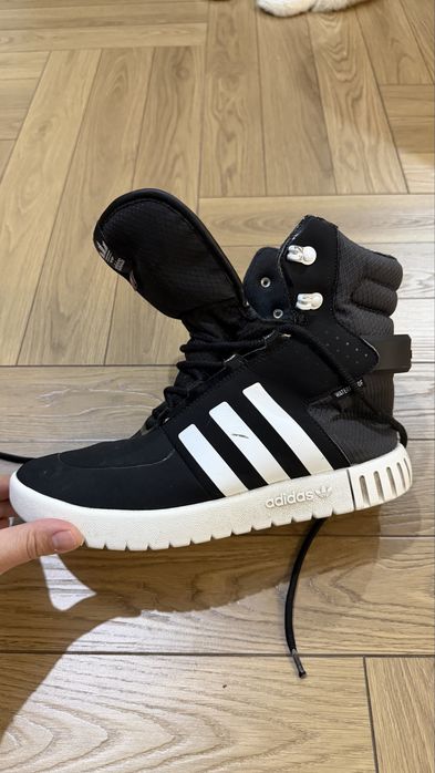 Adidas в зорошем состоянии обувь