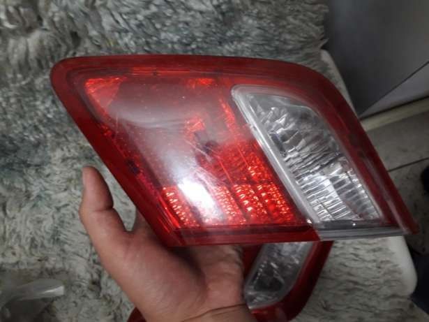 Фары задние на Камри 40.