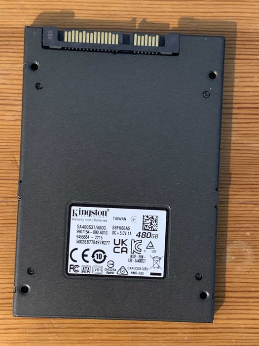 Kingston KC600 1TB / Kingston A400 480GB / Kingston A400 120GB / Adata SU650 120GB