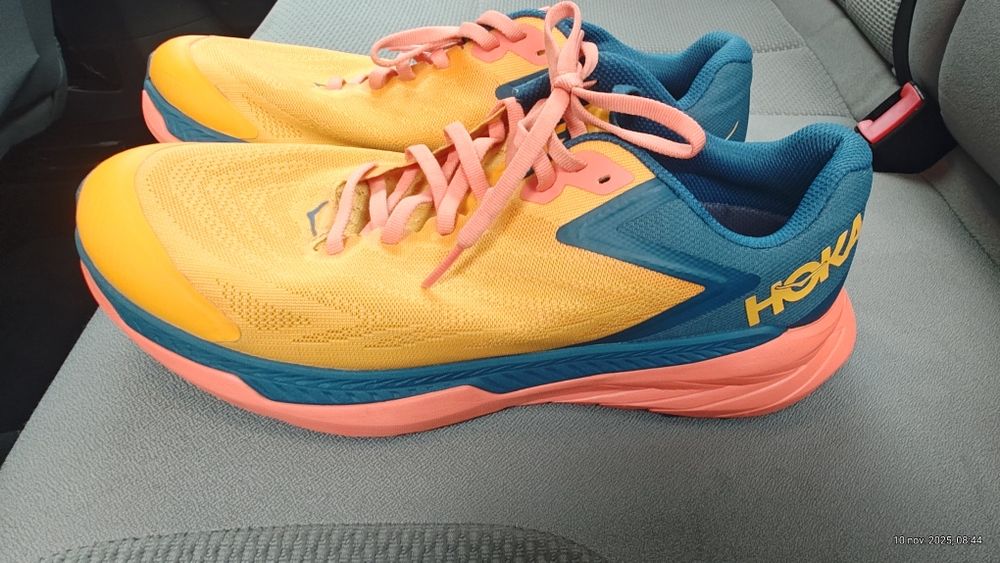 Adidasi hoka 43 ,1/3