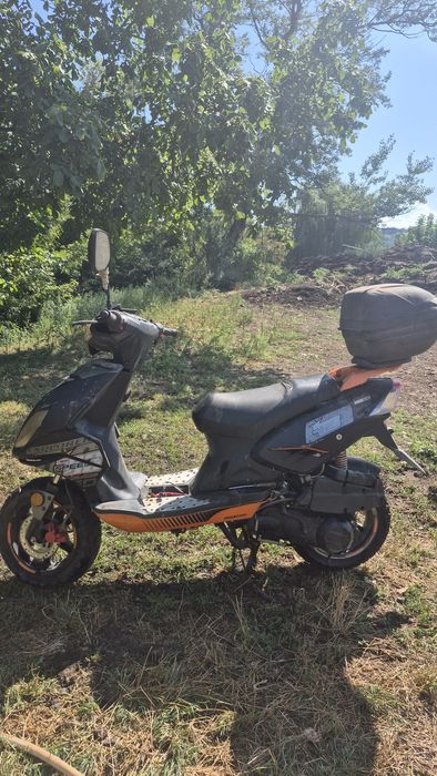 Vand scuter Explorer de 125 cc