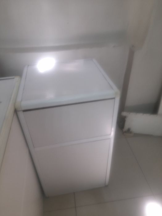 Срочно продам витрины   б/у